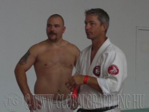 NoGi küzdelem előtt mesterével sensei Kovács Gáborral