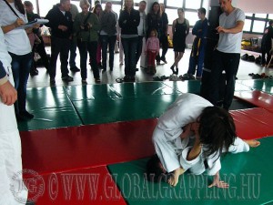 Nők Gi Grappling küzdelme