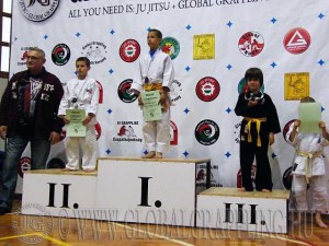 Gi Grappling Gyermek Fiú 25 kg. dobogója