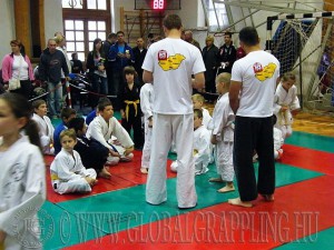 A fiú Gi Grappling Gyermek és Ifjúsági kategóriák résztvevői