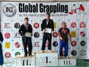 Gi Grappling Felnőtt Férfi 75 kg. dobogója