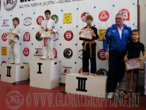 A Gi Grappling Gyermek1 Fiú 35 kg. kategória dobogója