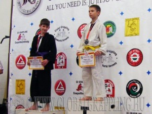 A Gi Grappling Ifjúsági1 Fiú 35 kg. kategória dobogója