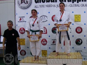 A Gi Grappling Felnőtt Női 64 kg. kategória dobogója