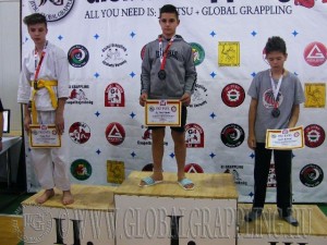 A Gi Grappling Ifjúsági1 Fiú 47 kg. kategória dobogója