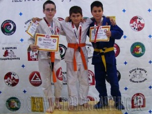 A Gi Grappling Gyermek1 Fiú 40 kg. kategória dobogója