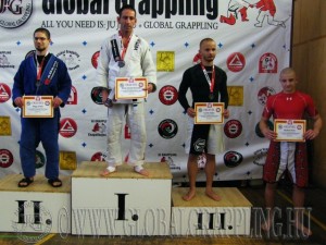 A Gi Grappling Felnőtt Férfi 65 kg dobogója