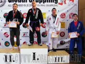 A Gi Grappling Felnőtt Férfi 85 kg dobogója