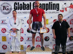 A Gi Grappling Felnőtt Férfi 105+ kg dobogója