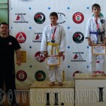 Gi Grappling Gyermek 2 Fiú 45 kg. dobogója