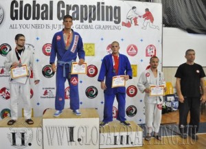 Gi Grappling Felnőtt Férfi 65 kg. dobogója