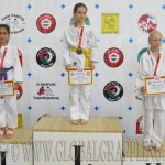 Gi Grappling Gyermek 1 Leány 30 kg. dobogója