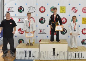 Gi Grappling Manó Fiú 28 kg dobogója