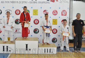 Gi Grappling Gyermek 1 Fiú 40+ kg dobogója