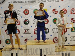A Gi Grappling Ifjúsági 1 Fiú 40 kg. kategória dobogója