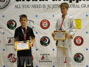 A Gi Grappling Ifjúsági 1 Fiú 50 kg. kategória dobogója