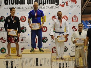 A Gi Grappling Kezdő Felnőtt Férfi 80 kg. kategória dobogója