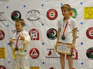 A NoGi Grappling Manó Fiú 30 kg. kategória dobogója