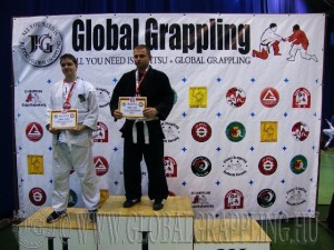 A Gi Grappling Kezdő Felnőtt Férfi 95 kg. kategória dobogója