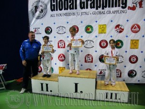 A Gi Grappling Ifjúsági 1 Leány 40 kg. kategória dobogója