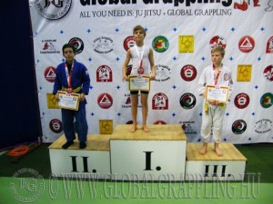 A Gi Grappling Gyermek 2 Fiú 40 kg. kategória dobogója