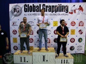 A NoGi Grappling Kezdő Felnőtt Férfi 80 kg. kategória dobogója