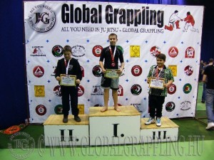 A NoGi Grappling Gyermek 2 fiú 56 kg. kategória dobogója
