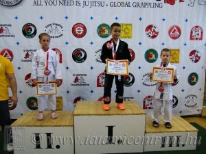 A Gi Grappling Manó Fiú 21 kg kategória dobogója