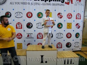 A Gi Grappling Manó Fiú 27 kg kategória dobogója