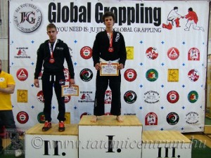 A Gi Grappling Kezdő Felnőtt Férfi 65 kg kategória dobogója