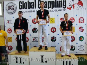 A Gi Grappling Ifjúsági 2 Fiú 75 kg kategória dobogója