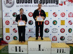 A Gi Grappling Ifjúsági 2 Leány 65 kg kategória dobogója