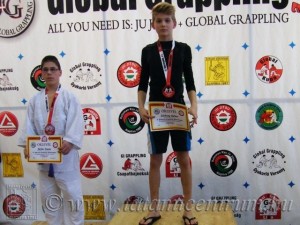 A Gi Grappling Ifjúsági 1 Fiú 50 kg kategória dobogója