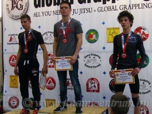 A NoGi Grappling Kezdő Felnőtt Férfi 65 kg dobogója