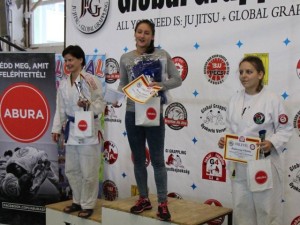 A Gi Női Open dobogósai az ajándék csomagokkal
