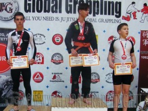 A Gi Grappling Ifjúsági 2 Fiú 65 kg kategória dobogója
