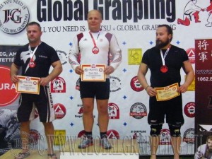 A NoGi Grappling Haladó Férfi 105+ kg kategória dobogója