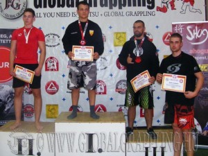 A NoGi Grappling Kezdő Férfi 80 kg kategória dobogója