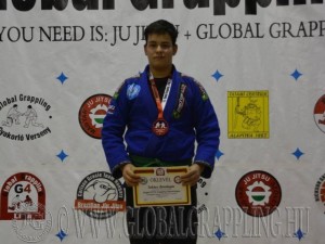 A Gi Grappling Ifjúsági 2 Fiú 85 kg kategória dobogója