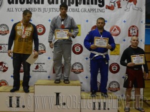 A Gi Grappling Kezdő Felnőtt Férfi 95 kg kategória dobogója