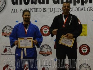 A Gi Grappling Kezdő Felnőtt Férfi 105+ kg kategória dobogója