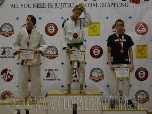 A Gi Grappling Ifjúsági 2 Fiú 55 kg kategória dobogója