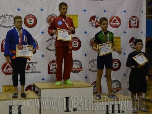 A Gi Grappling Ifjúsági 1 Fiú 45 kg kategória dobogója