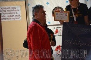 A díjakat hanshi Lévai László adta át