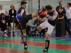 A Kesztyűs Küzdelem egy látványos pillanata
