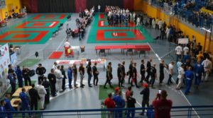 Kordonokkal választottuk el a küzdőteret a terem többi részétől
