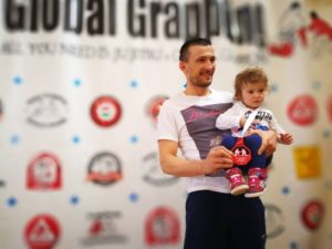Szalai Árpi a kislányával