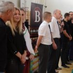 Előtérben Oláh Klára polgármester asszony, mellette Rákóczi Renáta Kick-box Világbajnok