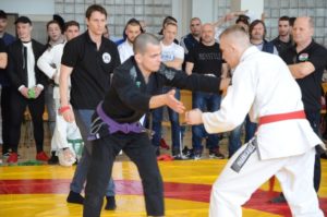 Világi Zsolt betanuló bírónk és Merkert Zoltán főbíró figyeli a mérkőzést