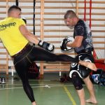 Koczka Bernát combat oktatónk technika bemutatása közben